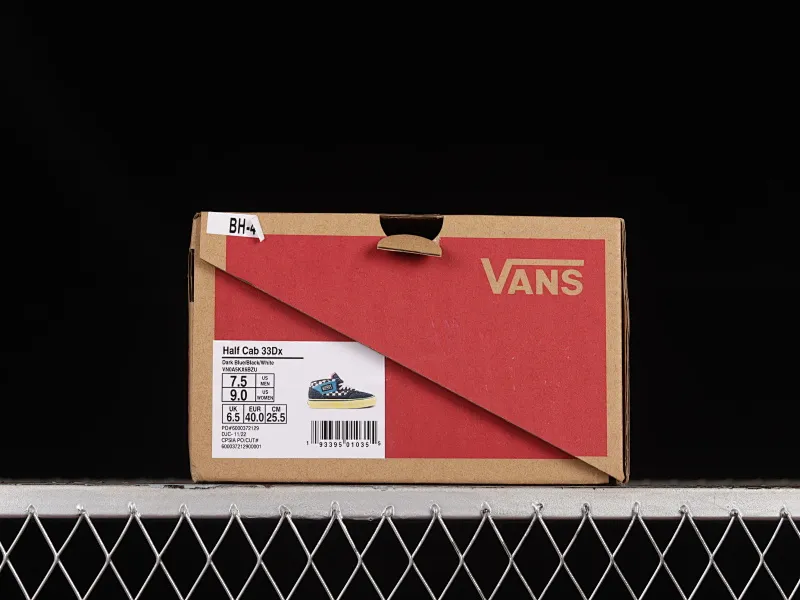 All Categories Vans Vans Series Vans Mid Liberaiders x Vans Half Cab 33 DX Legendary skater’s signature Chinese skateboard shoes VN0A5KX6BZU